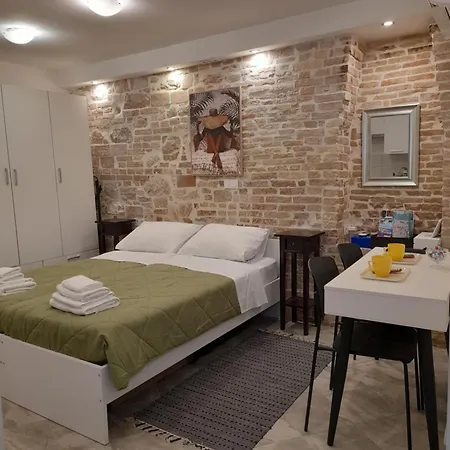 Ana * Zadar